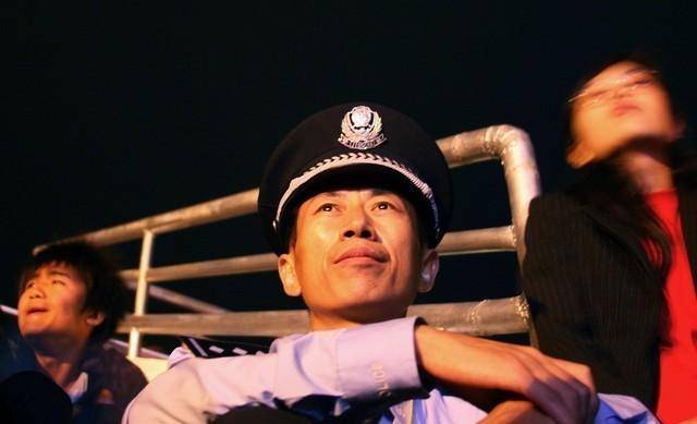 2025新澳门6合彩官方网,警惕网络赌博陷阱，切勿陷入违法犯罪深渊