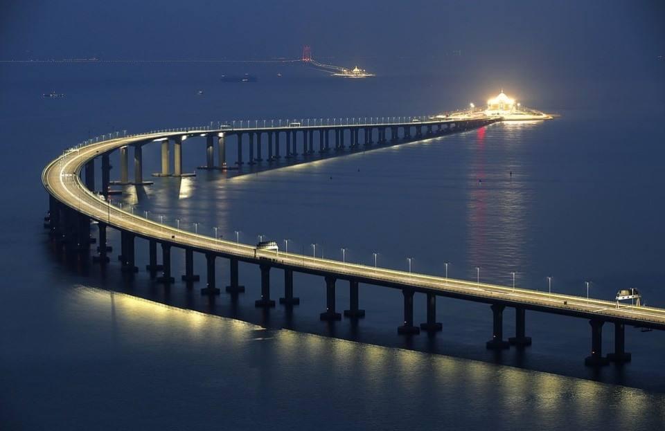 2025新澳门正版免费资本车,探索澳门未来，2025新澳门正版免费资本车展望